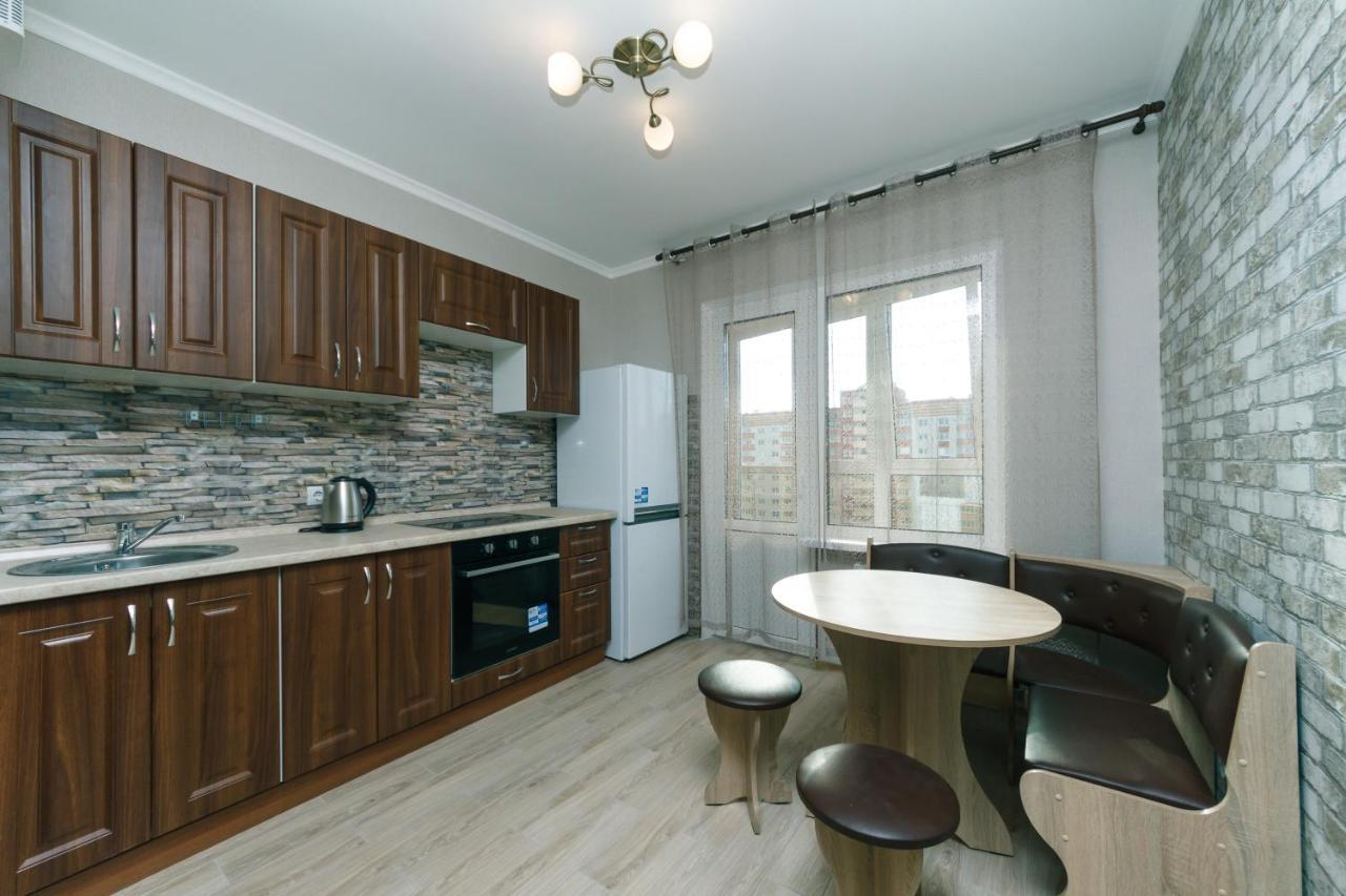 Poznyaky Apartments Patriotika Kiev Dış mekan fotoğraf