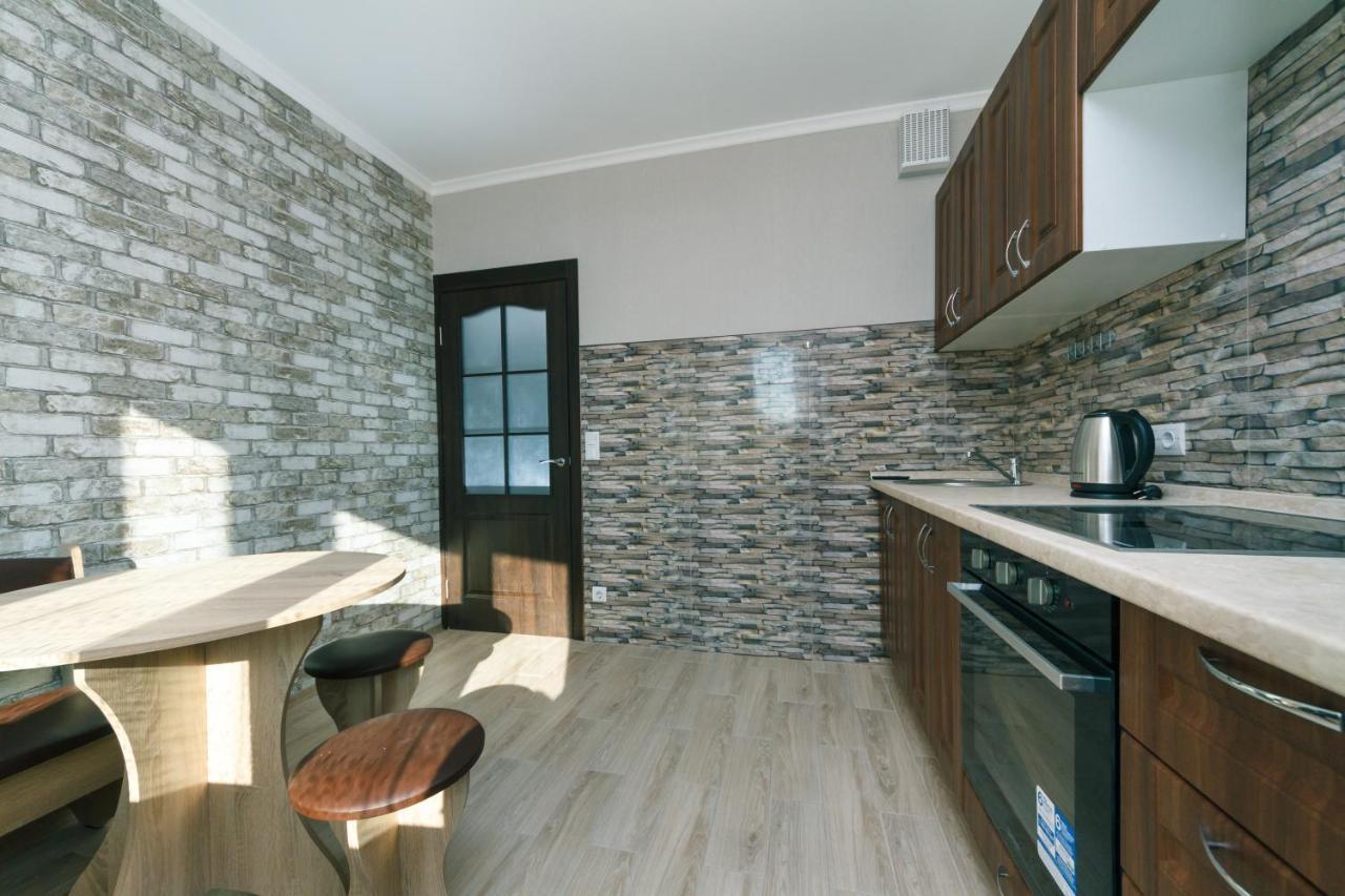 Poznyaky Apartments Patriotika Kiev Dış mekan fotoğraf