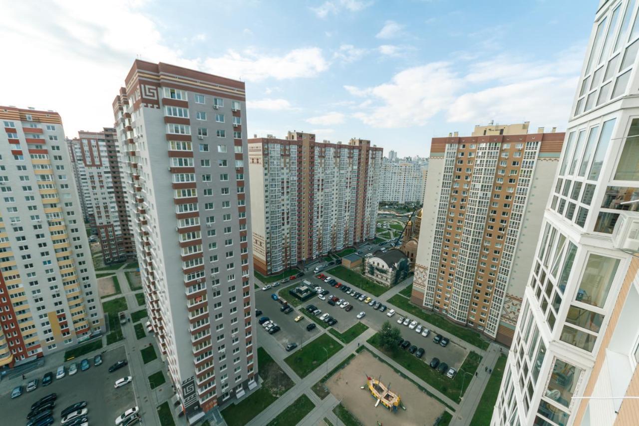 Poznyaky Apartments Patriotika Kiev Dış mekan fotoğraf