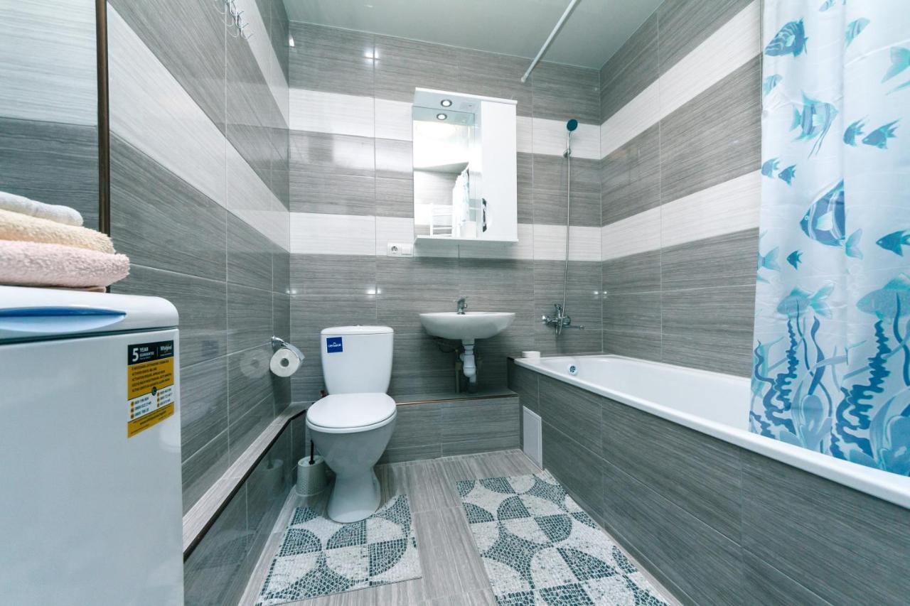 Poznyaky Apartments Patriotika Kiev Dış mekan fotoğraf