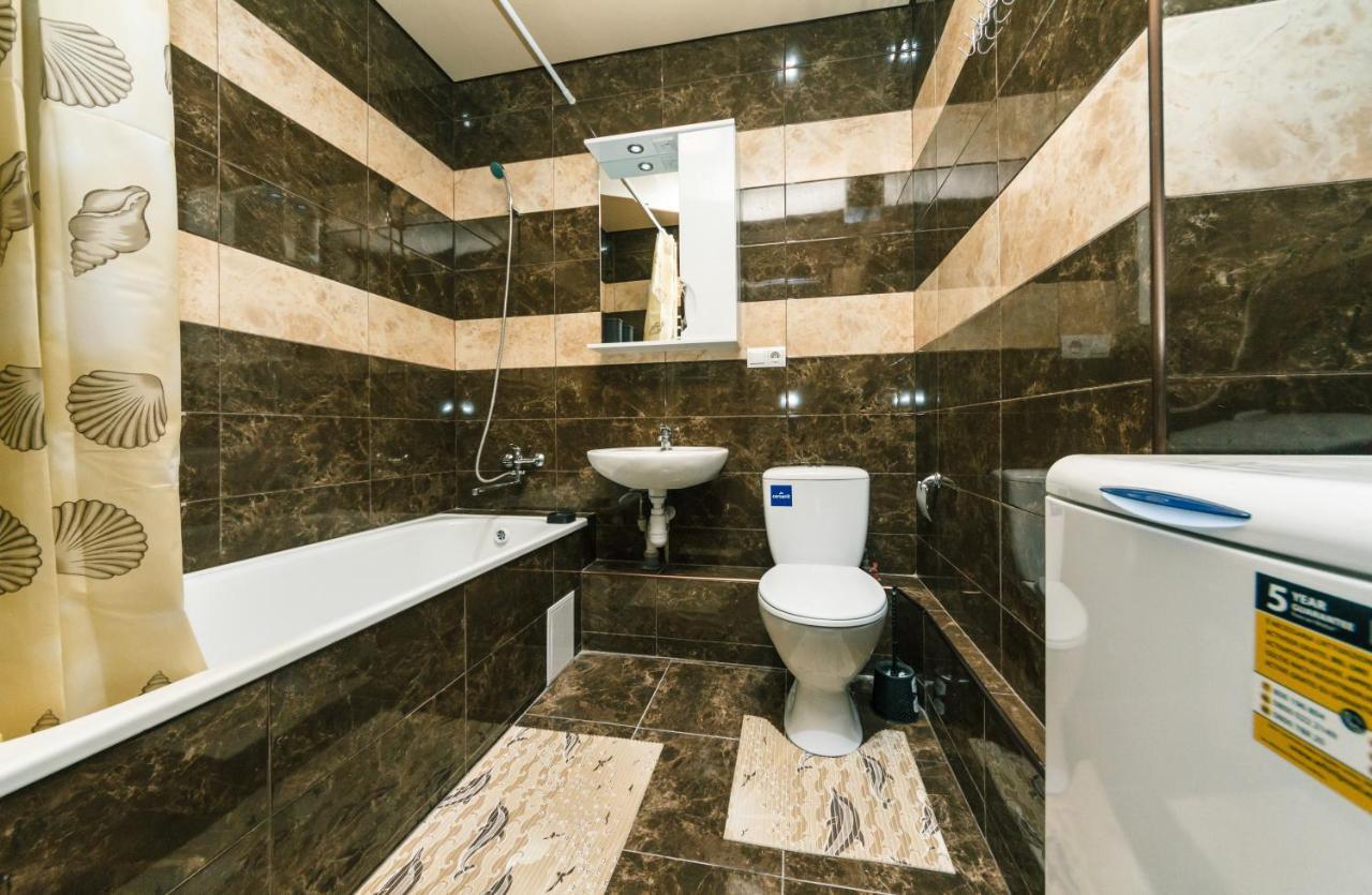 Poznyaky Apartments Patriotika Kiev Dış mekan fotoğraf