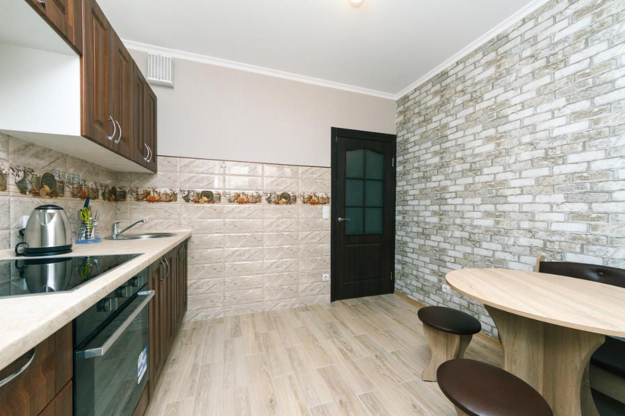 Poznyaky Apartments Patriotika Kiev Dış mekan fotoğraf