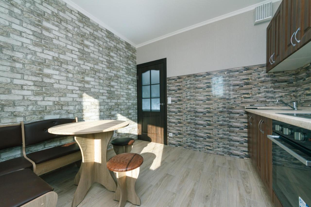 Poznyaky Apartments Patriotika Kiev Dış mekan fotoğraf